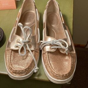 COACH “RICHELLE” GOLD GLITTERY BOAT SHOES Size 9. SUPER CUTE & CLEAN. LIKE NEW
